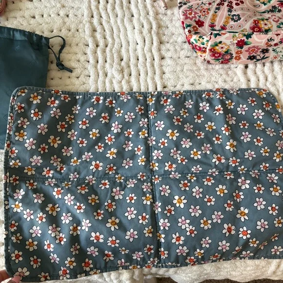 Vera Bradley Ultimate Diaper Bag - Picture 10 of 15